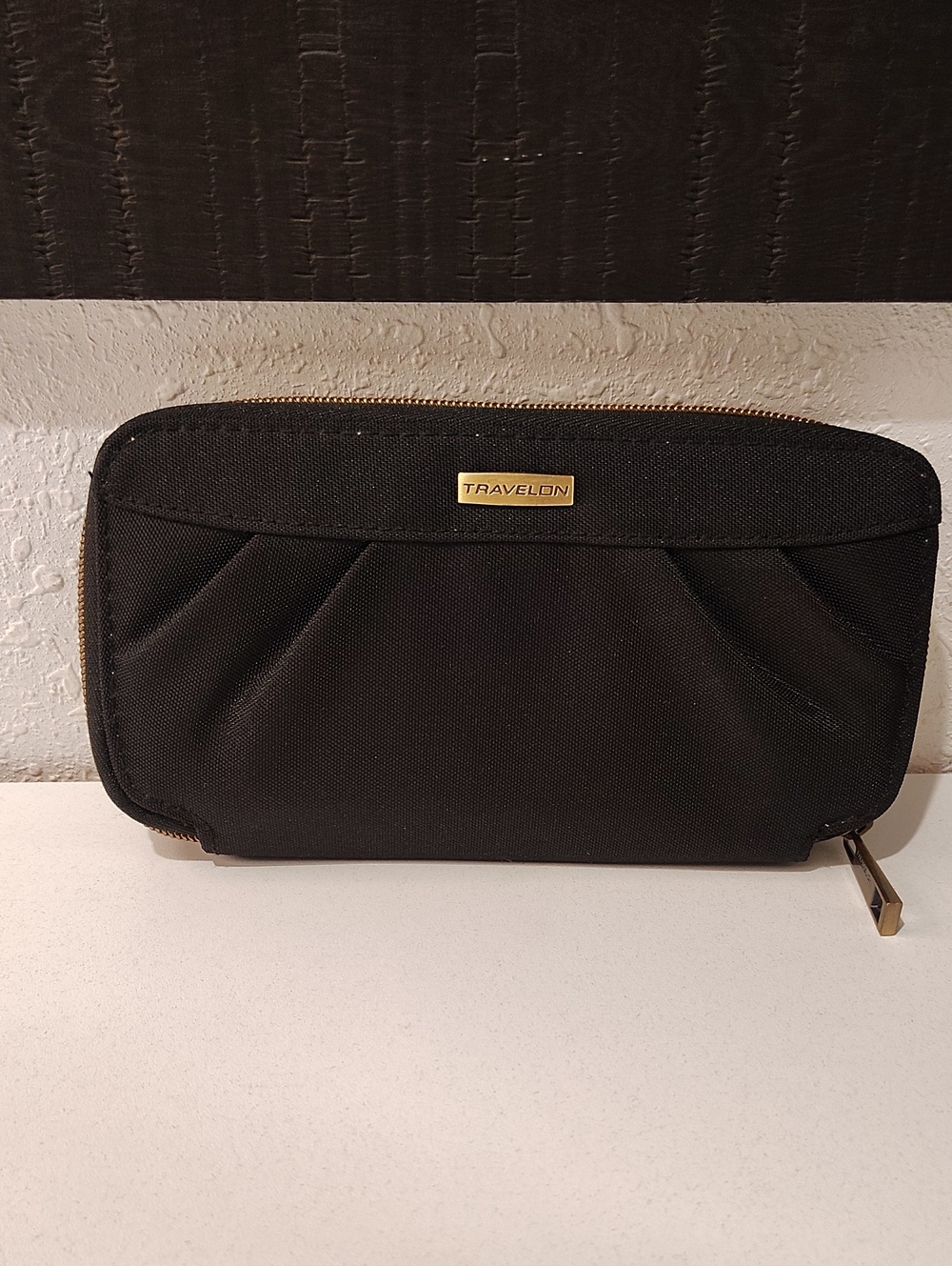 Travelon Zip around Wallet